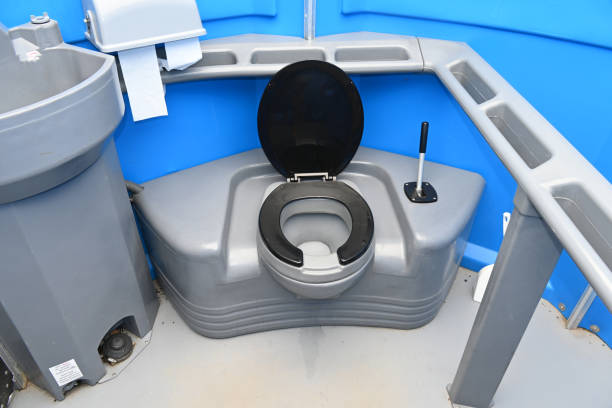 Best Portable restroom trailer rental  in Tecumseh, NE